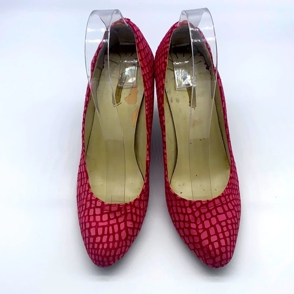 Max studio - Mecca Hot Pink Faux Suede Animal Print Design Wedge Size 8